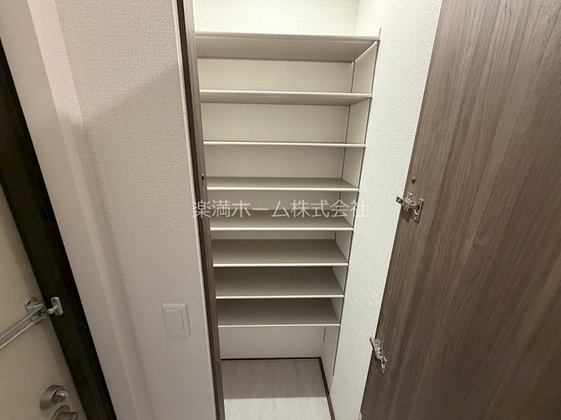 GRAMM東小野堀町EAST  収納