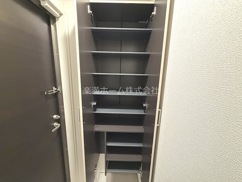エンラージ西院 収納