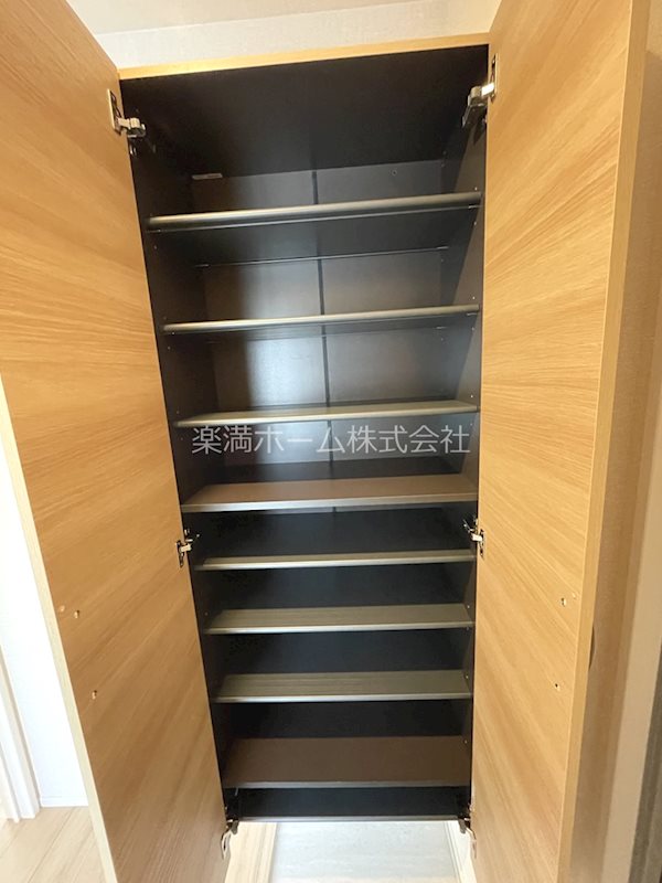 くおん嵯峨西棟 収納