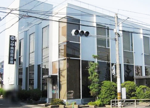 太秦レジデンスW棟 銀行