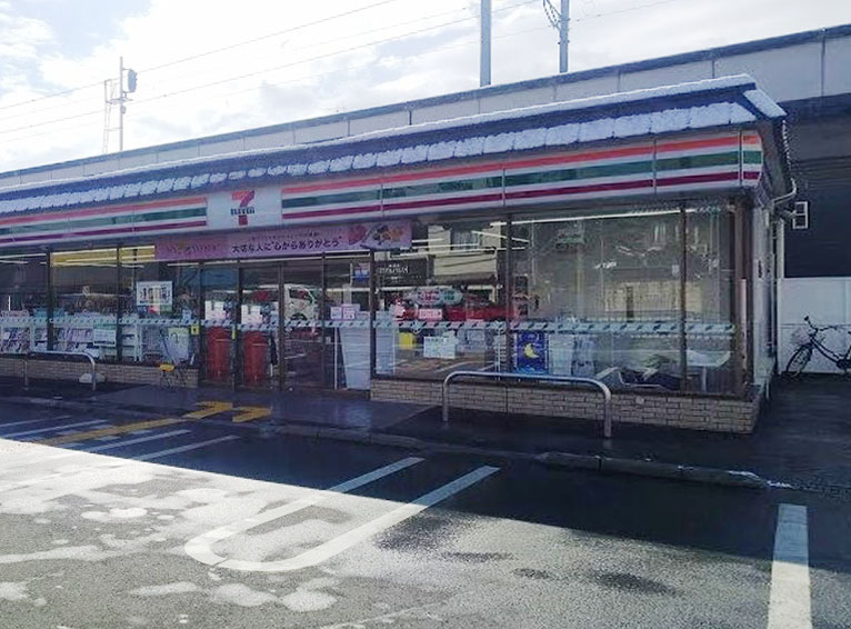 レシオス京都嵯峨野 コンビニ