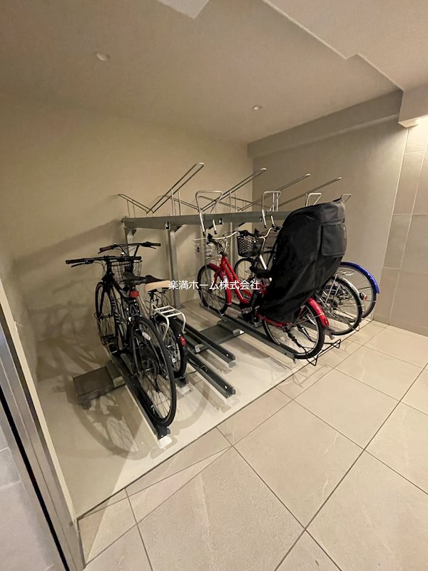 ルッソ烏丸五条 駐車場