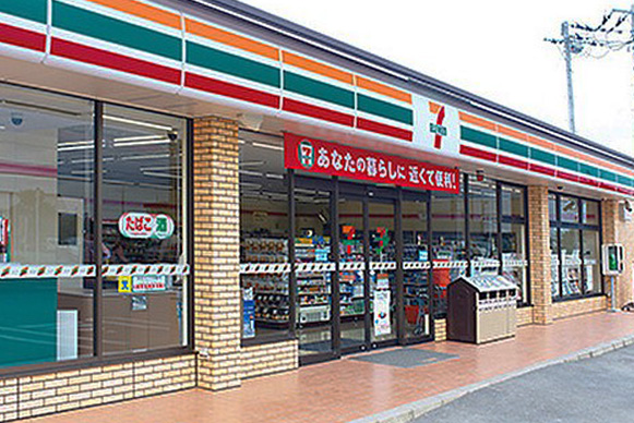 ルッソ烏丸五条 コンビニ