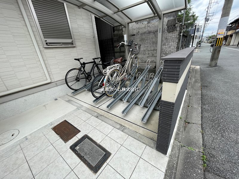 メゾンルノアール 駐車場