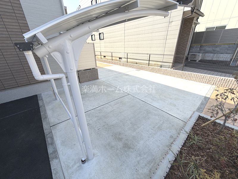 セレニティ宮野和 駐車場