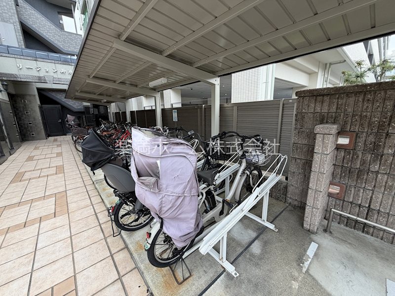 リージョン御池 駐車場
