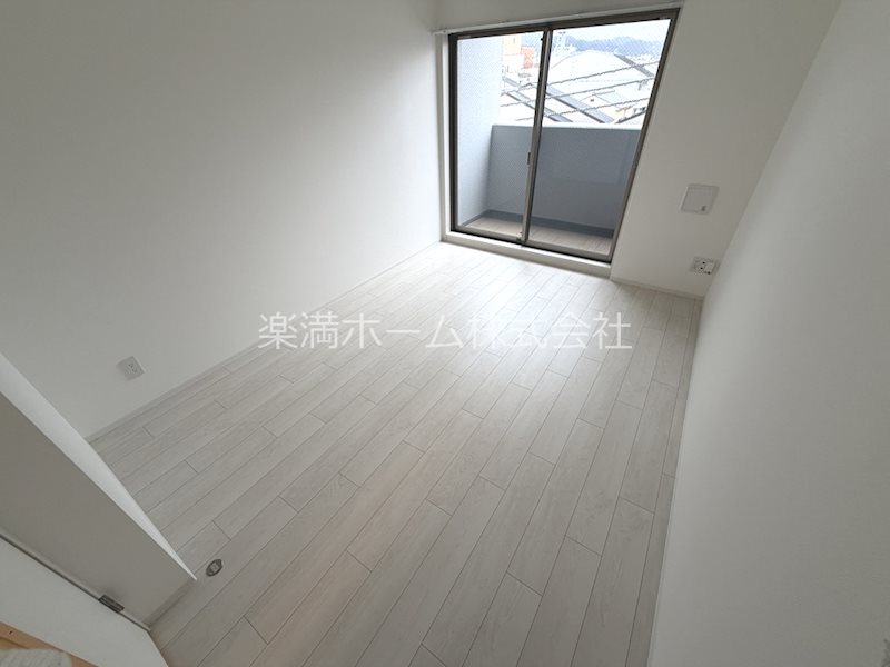 アドバンス京都烏丸町 リビング