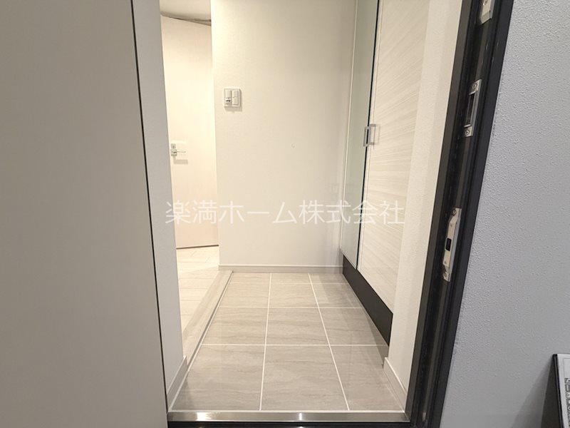 アドバンス京都烏丸町 玄関