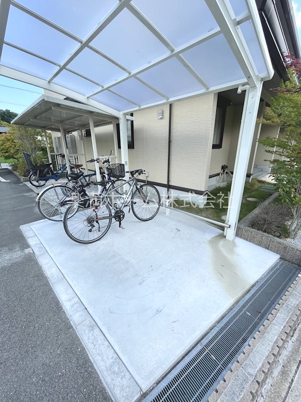 パークヒル岩倉 駐車場