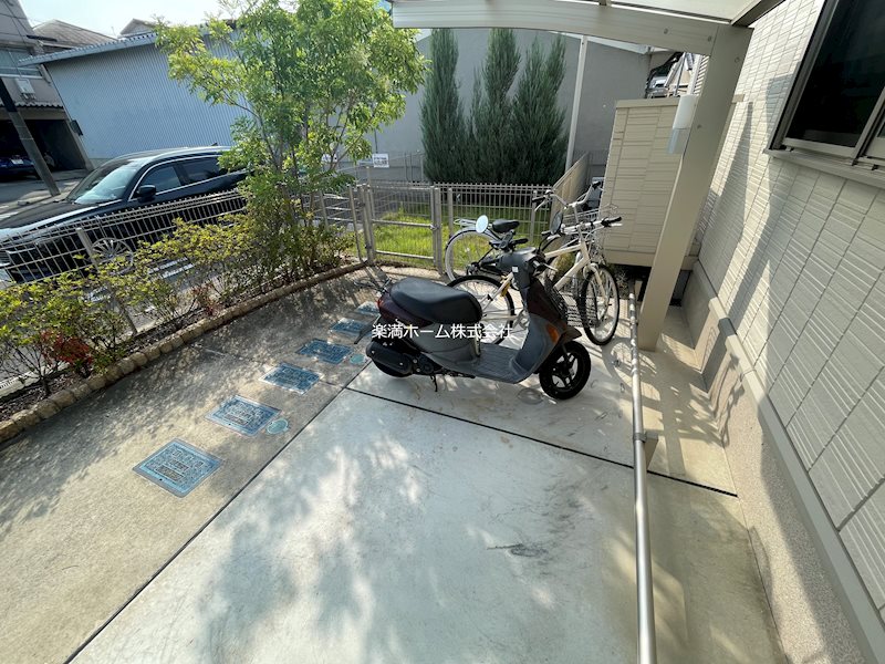 ウノ アルボル 駐車場