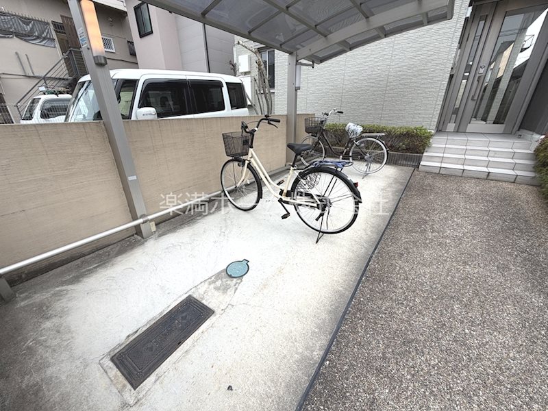 シャノワール 駐車場