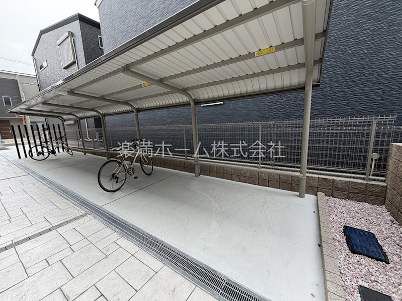 フリージア 駐車場