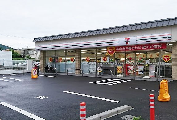 メゾネット嵯峨嵐山 コンビニ