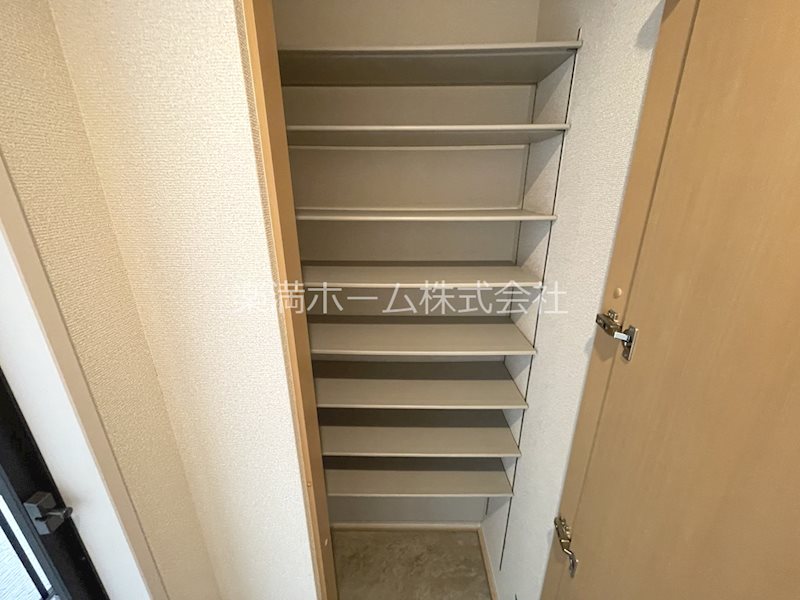 ライトハウス西野 収納