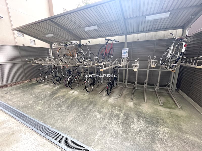 ジョイシティ二条城前 駐車場