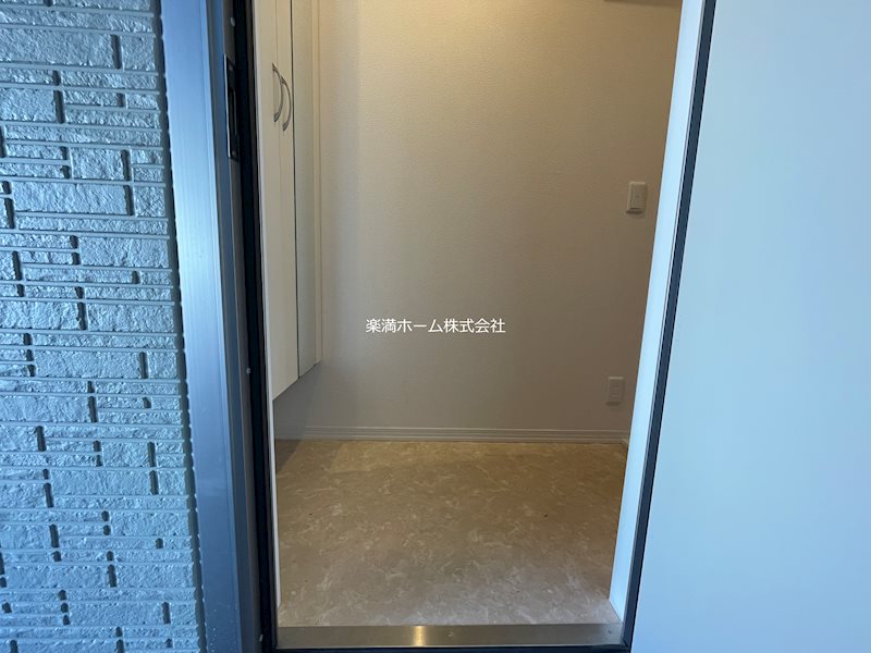 グランスタ花山 玄関