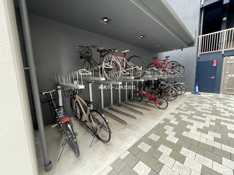 THE RESIDENCE　二条駅前 駐車場