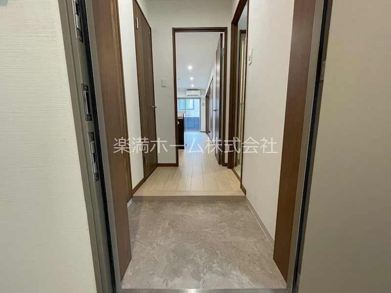 THE RESIDENCE　二条駅前 玄関