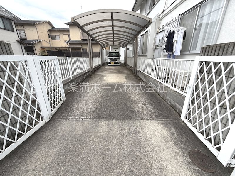 下鴨木口邸貸家 駐車場