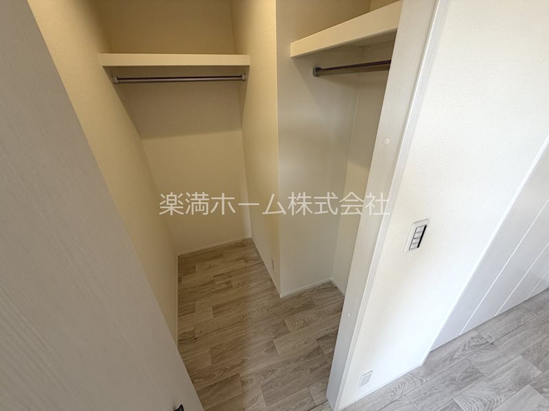 神光院町貸家A 収納