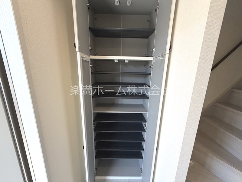 神光院町貸家A 収納