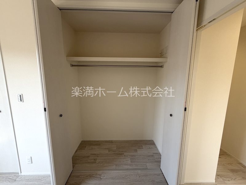 神光院町貸家A 収納