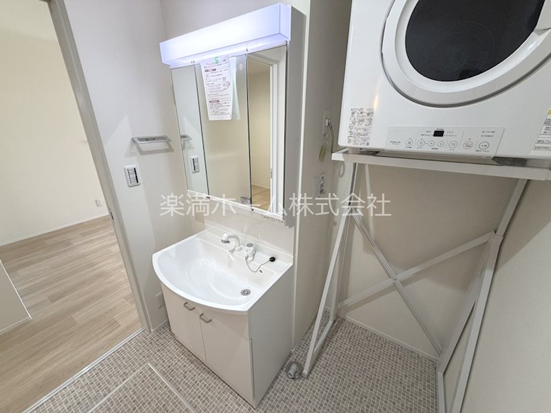 神光院町貸家B 洗面所