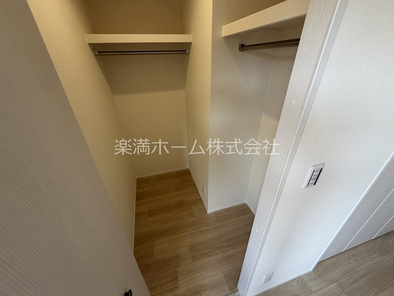 神光院町貸家B 収納