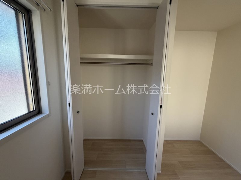 神光院町貸家B 収納