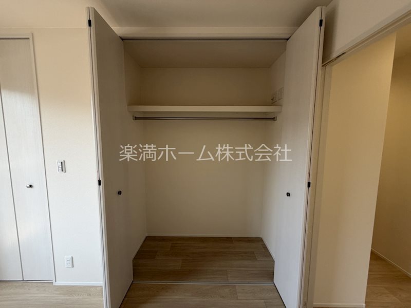 神光院町貸家B 収納