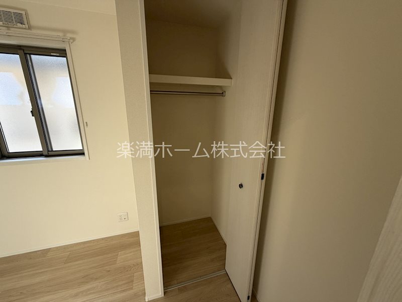 神光院町貸家B 収納