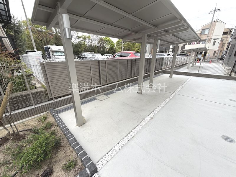 GRAMM下津林WEST 駐車場