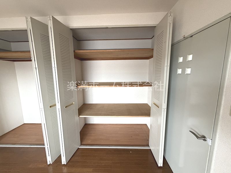 GARNET RESIDENCE上桂 収納