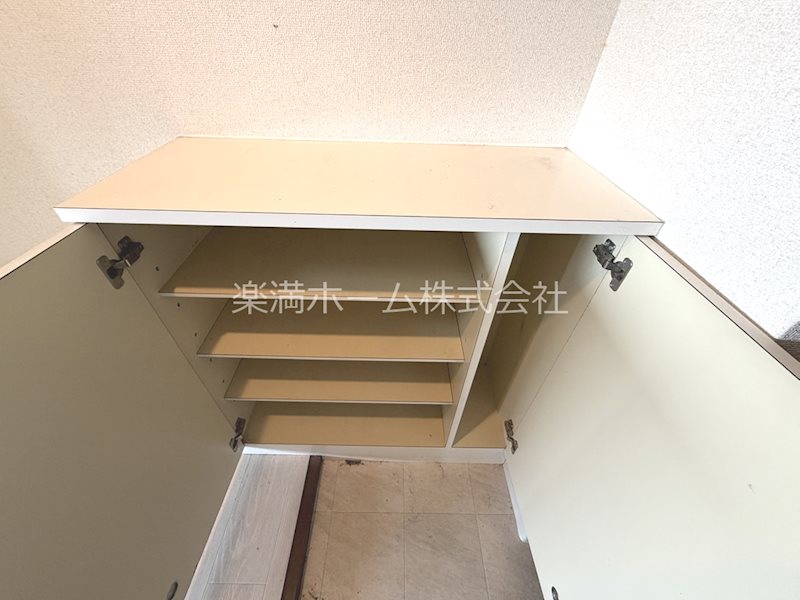 GARNET RESIDENCE上桂 収納