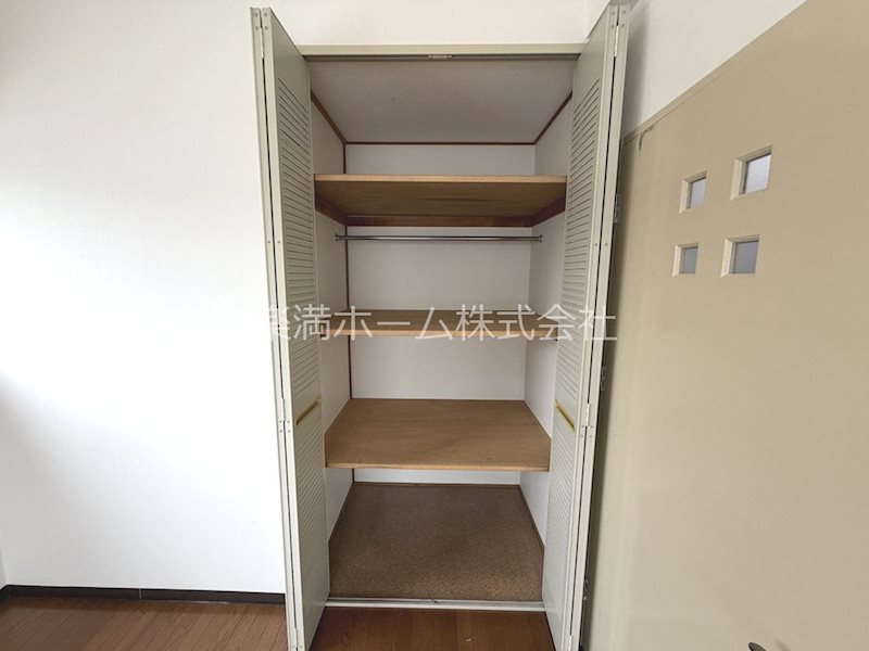 GARNET RESIDENCE上桂 収納