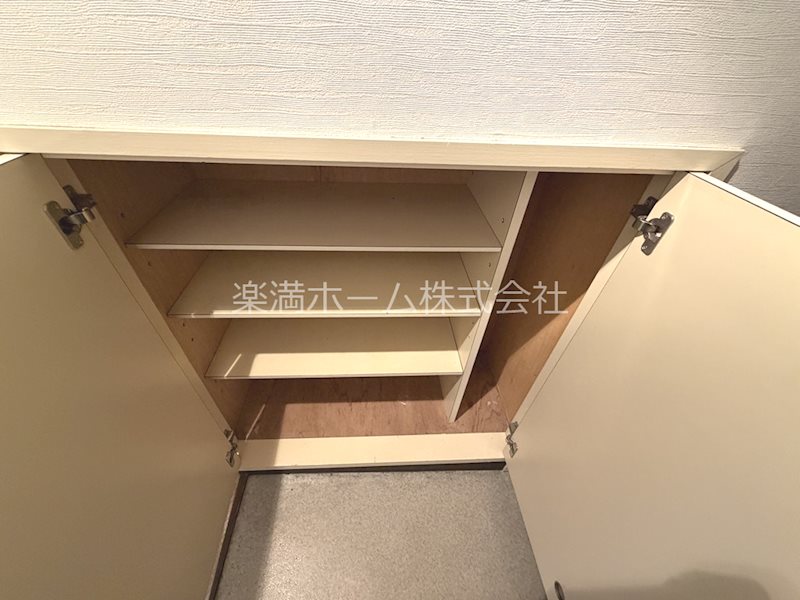 GARNET RESIDENCE上桂 収納
