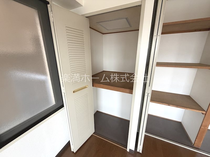 GARNET RESIDENCE上桂 収納