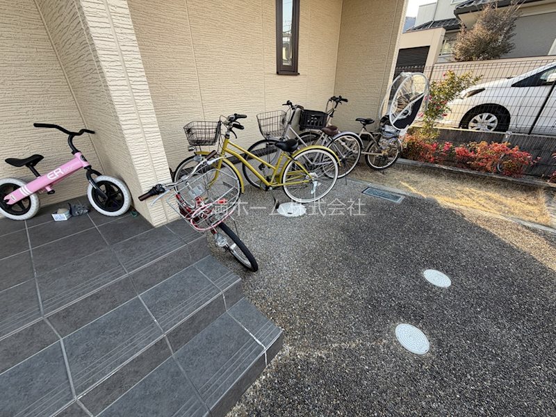 ロイヤル　コントラーダ 駐車場