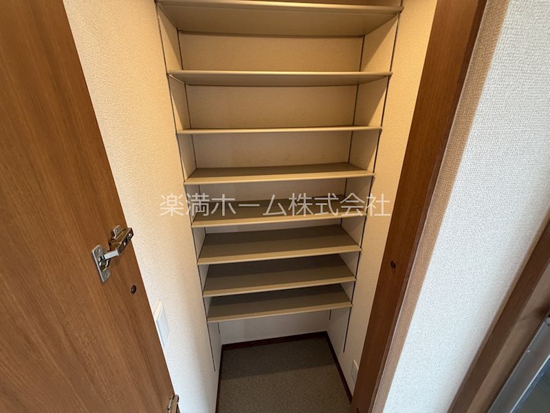 ソレアード嵯峨 収納