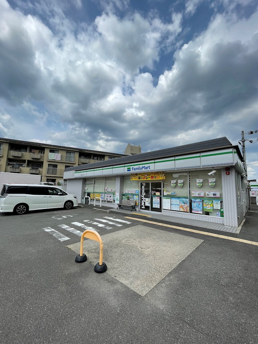 オリーブ嵯峨 コンビニ