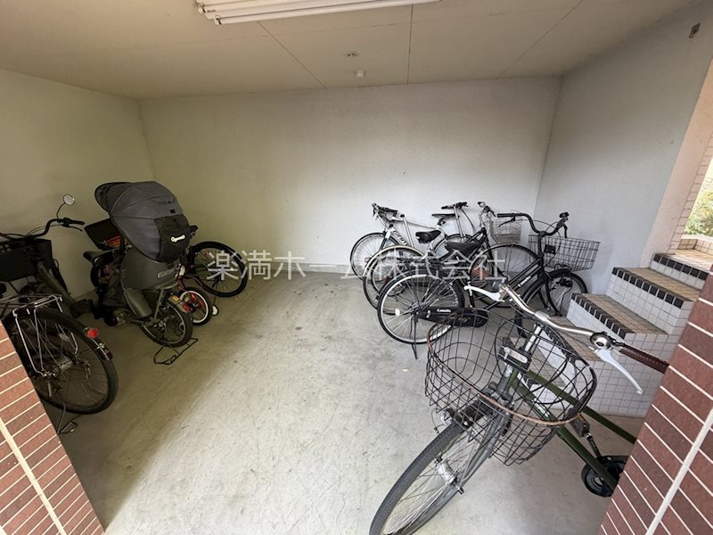 フォレストコート 駐車場
