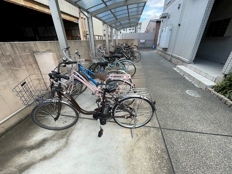 コンフォート冷泉 駐車場