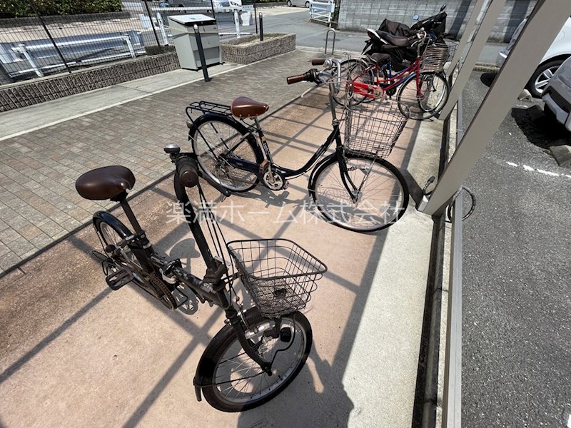 ポラリス桂川 駐車場