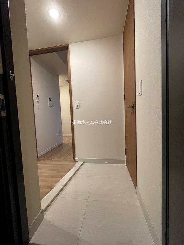 リヴァーク四条烏丸 玄関