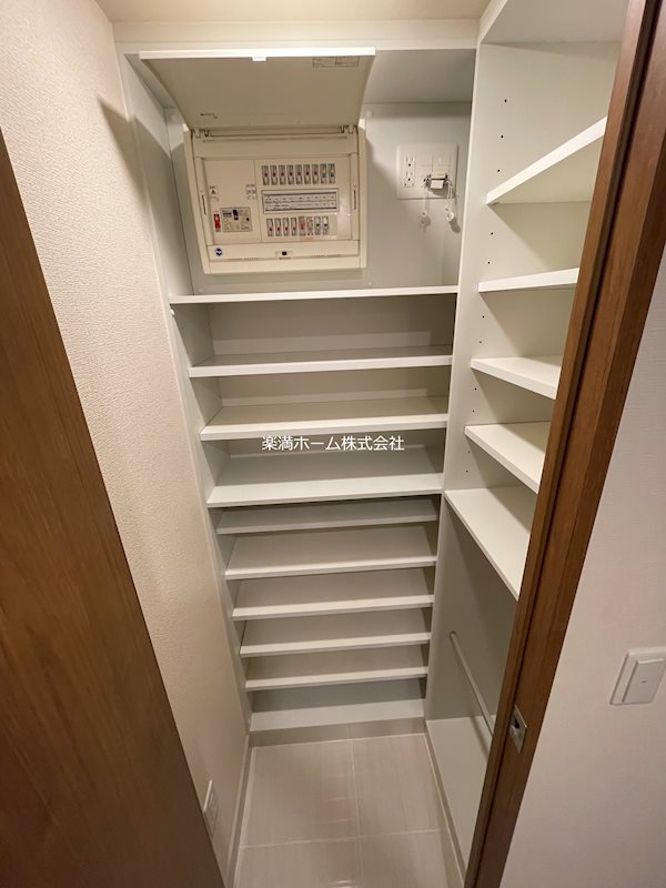 リヴァーク四条烏丸 収納