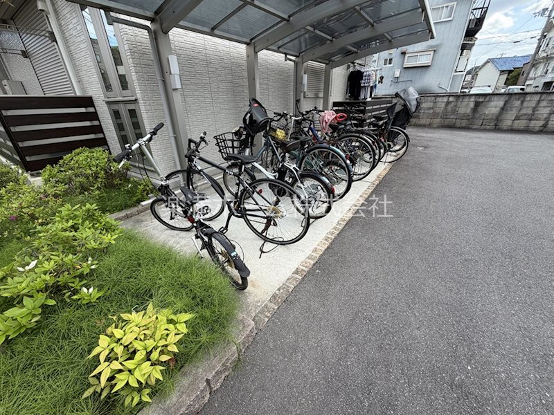 ベル・クローバー嵯峨野 駐車場