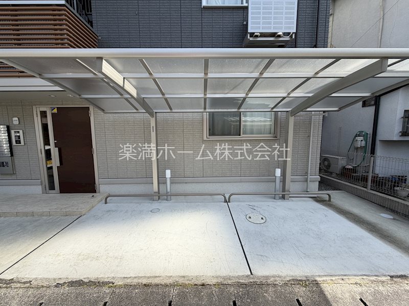 エルピーダ桂 駐車場