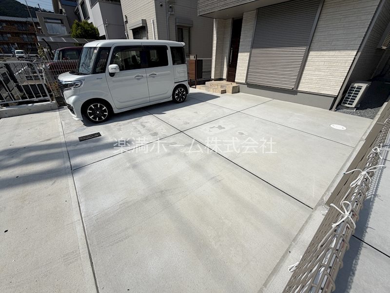 西賀茂北山ノ森町貸家（6-5） 駐車場