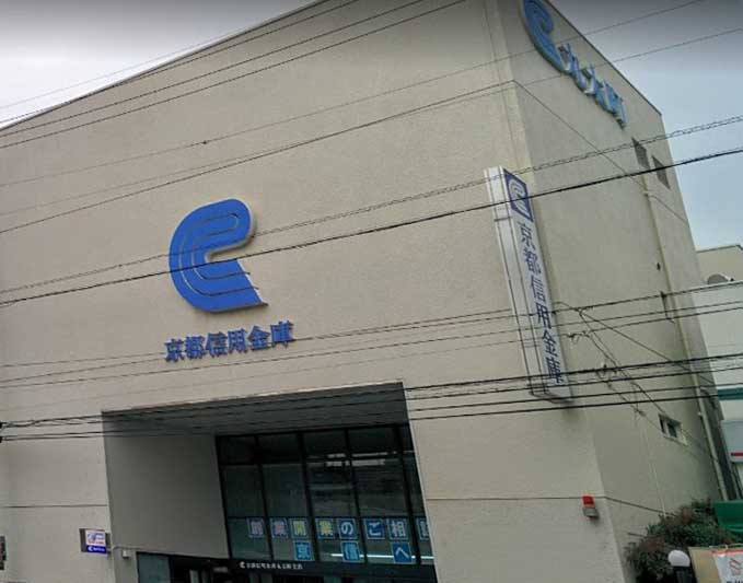 アーバンコート堀川西 銀行