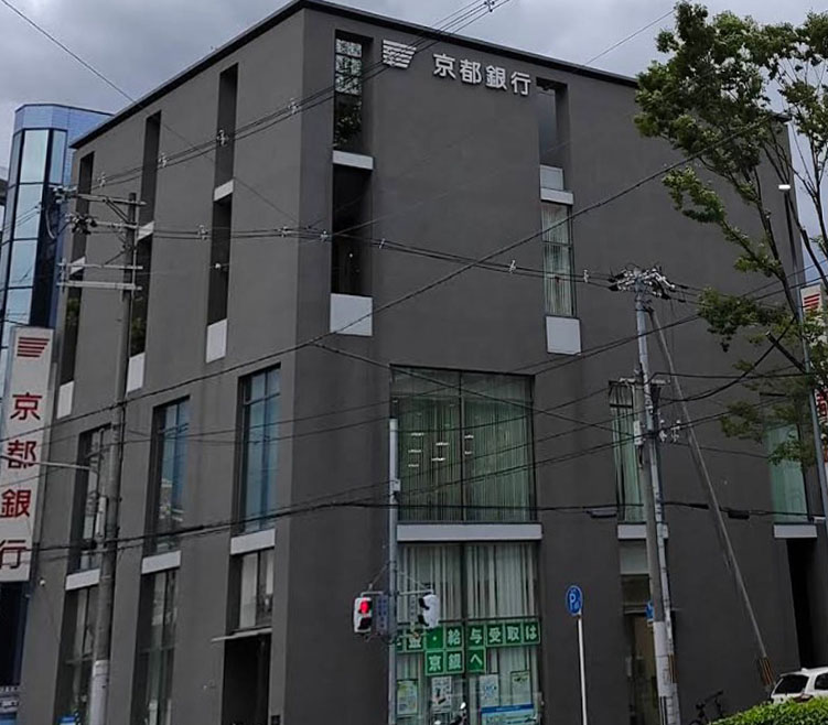 GRAN　LUXE御所南 銀行